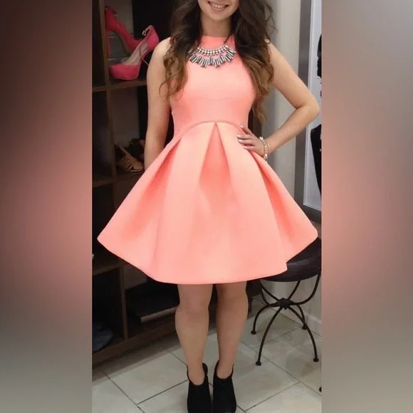 AQ/AQ Broadwalk Mini Dress in Desert Flower, Size 2 (UK 6) - Picture 5 of 11